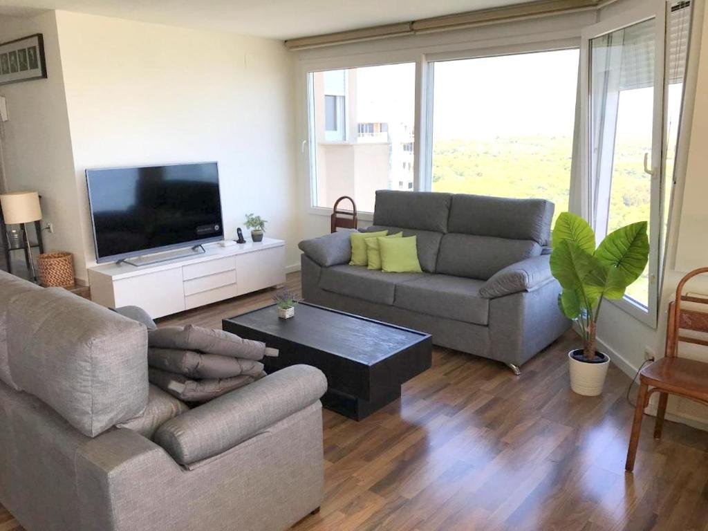 3 bedrooms appartement at Valencia 100 m away from the beach with sea view shared pool and wifi