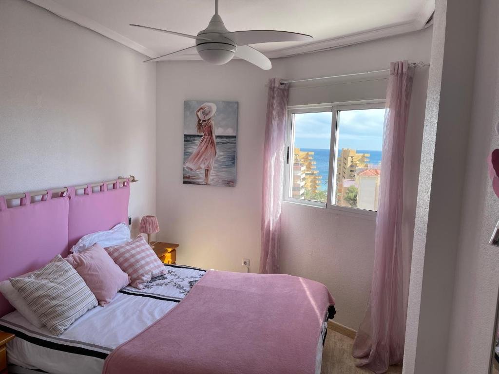 Sea-view 3-bedroom apartment near Alicante