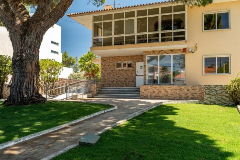 Hoteles frente al mar en Carcavelos