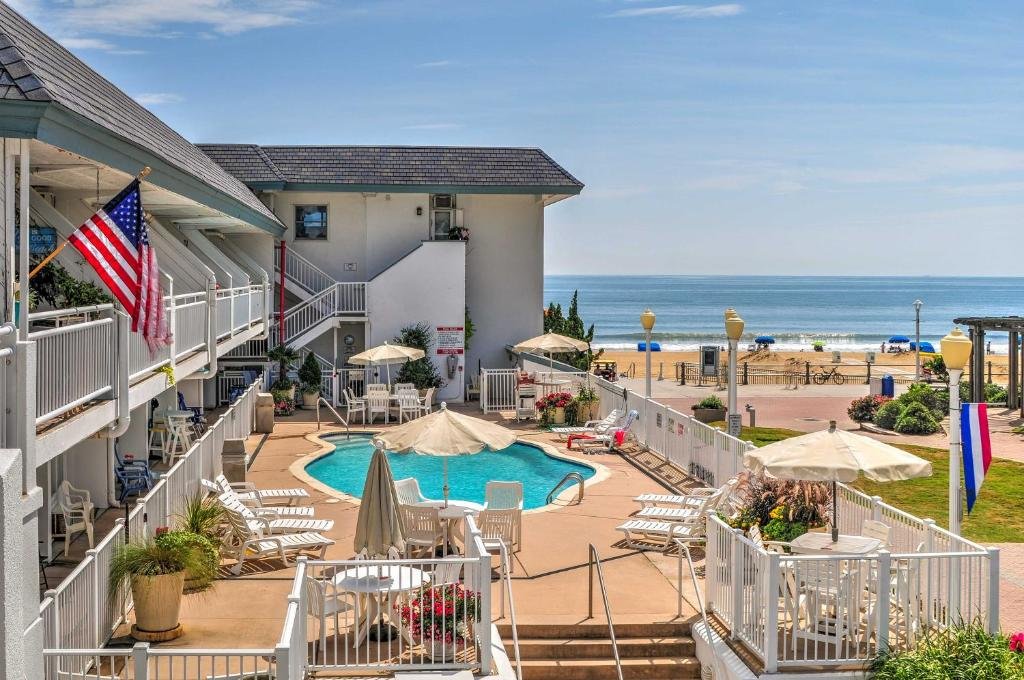 Oceanfront Resort Studio on Virginia Beach!