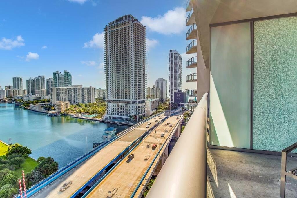 Ocean View 2BR 2BTH Hallandale Beach Miami Ft Lauderdale